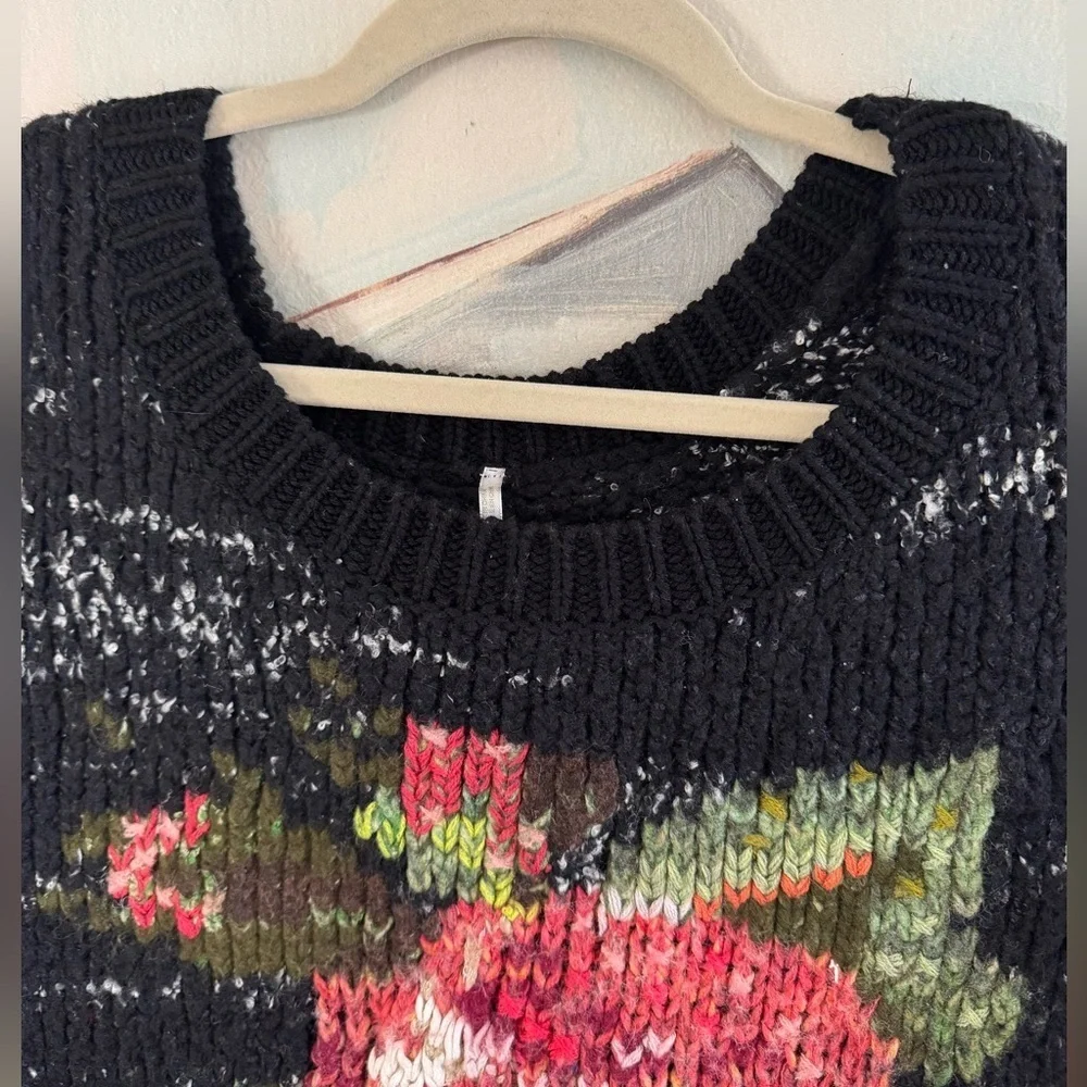 Free People Magic Rose Sweater Knit Red Black Green Size Medium - Picture 3 of 8